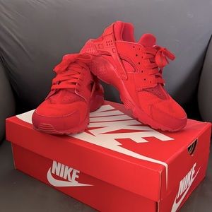 Red Huarache Nike size 6 women